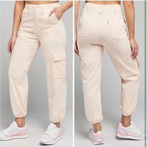 Levis High Waisted Fine Twill Cargo Joggers Pants Pale Pink Women’s size 26